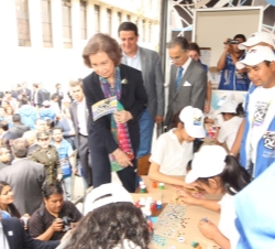 Doña Sofía durante su recorrido por el Tour 24-0, que forma parte de la Campaña 24 horas con 0 muertes violentas